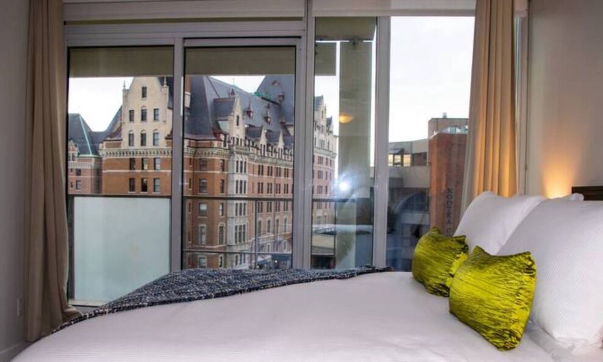 Fairfield Apartment | Victoria Classic Suite 2 BD/2BA+Den