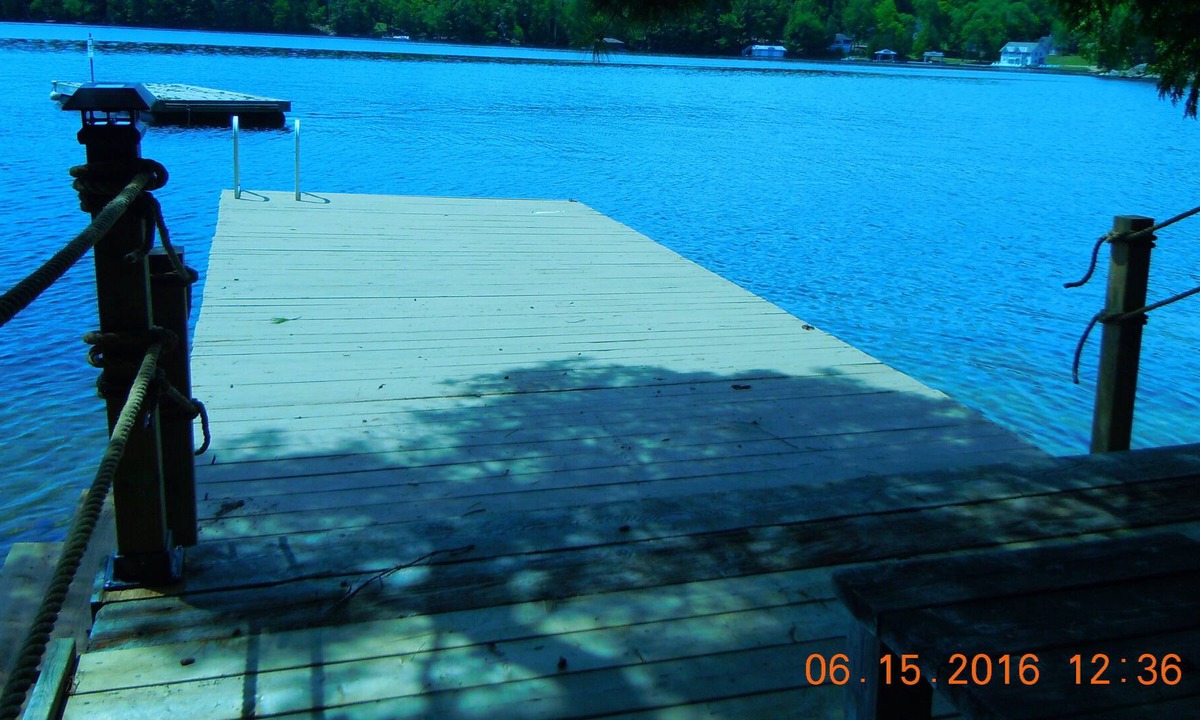 Lake of Bays Cottage | Vintage lakeside cottage