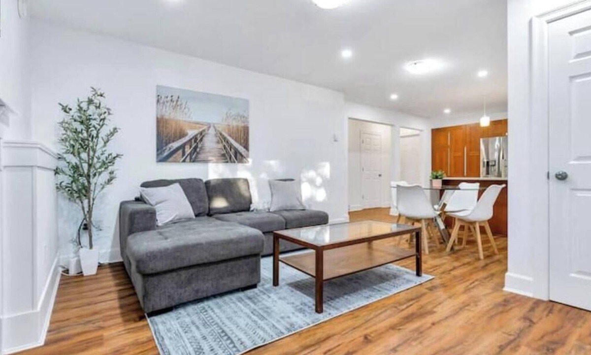 Edgemont House | Walk to Edgemont Village | 2BR Suite