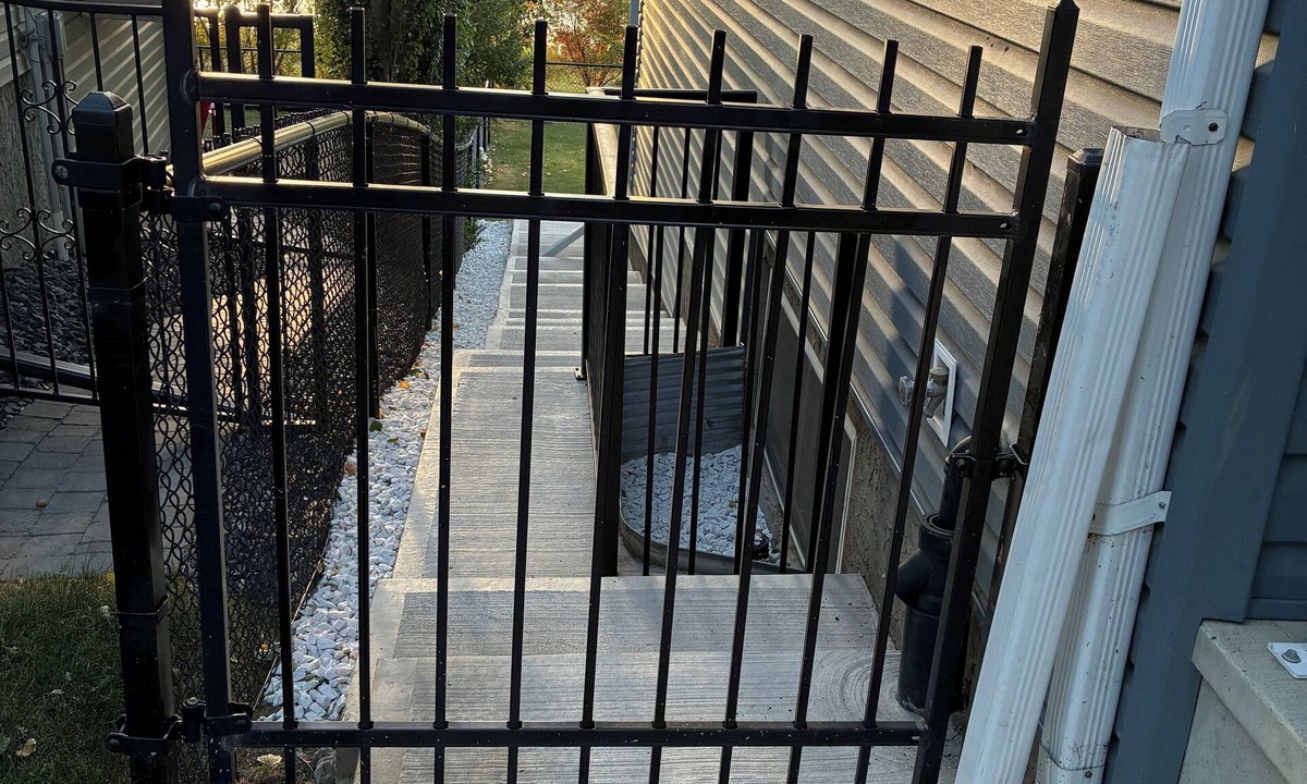 Southeast Edmonton House | Walkout basement stay