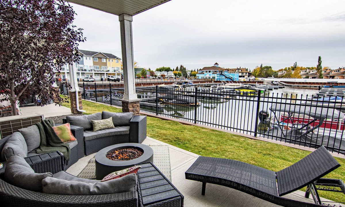 Sylvan Lake House | Water's Edge Escape - Luxury Lakehouse on the Marina