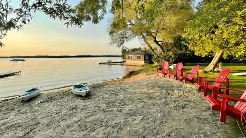 Rosedale House | Waterfront, BBQ, Beach Balsam Lake Resort in Kawartha