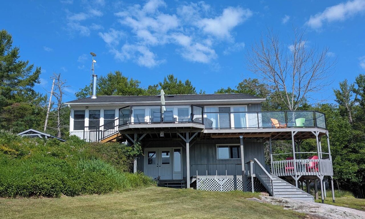 Carling Cottage | Waterfront Cottage by Killbear/Parry Sound with Boat Access