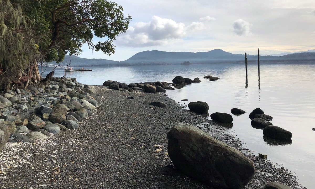 Sooke Resort | Waterfront Cottage with beach access