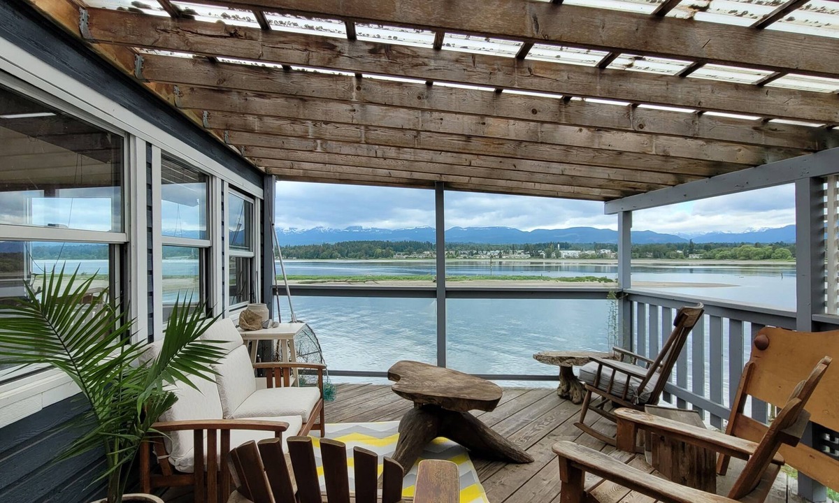 Comox Apartment | Waterfront Guesthouse