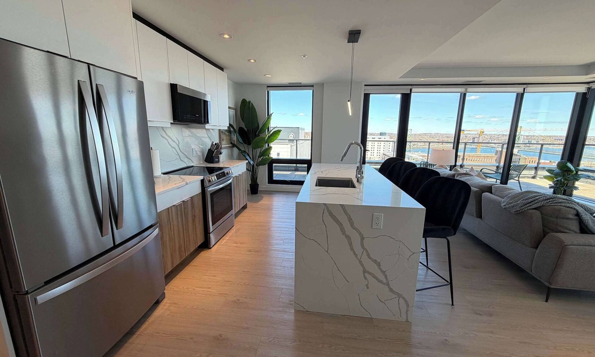 North End Apartment | Waterview 2 BR/2 Bath penthouse in Northend HFX.