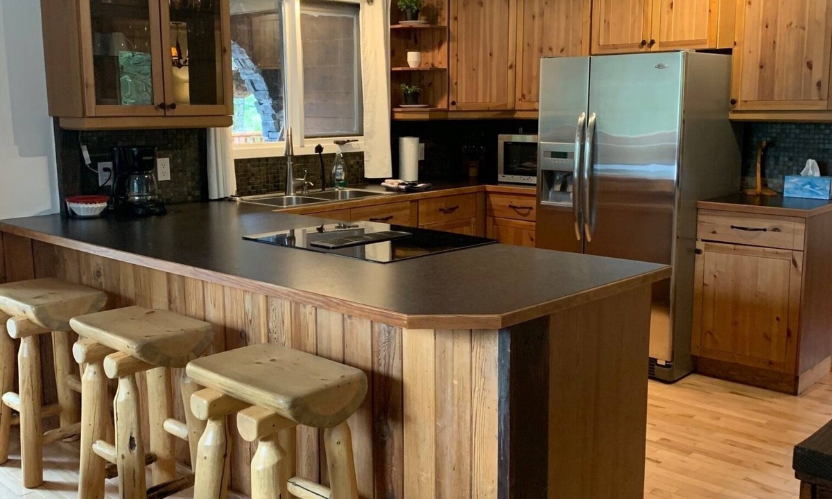 Invermere Cabin | Welcome to Skala Lodge 4BR, 4Season, 4Family fun