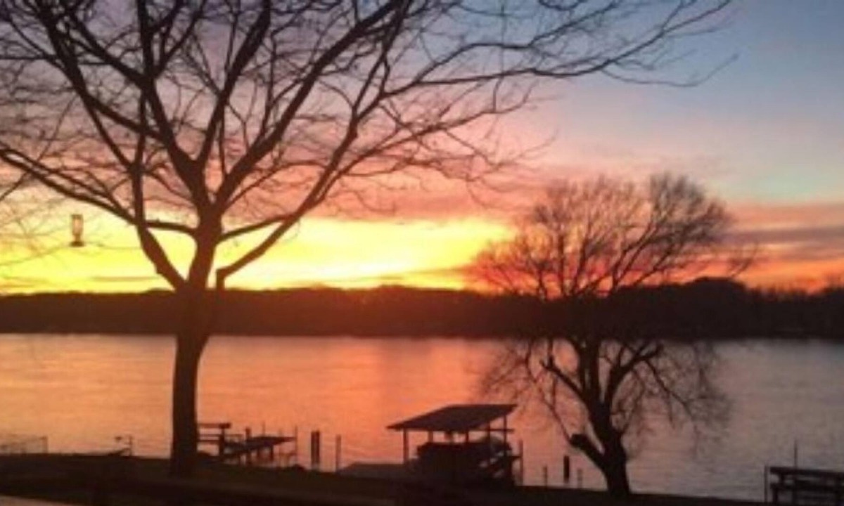 Corunna House | Welcome To The Hilltop River House