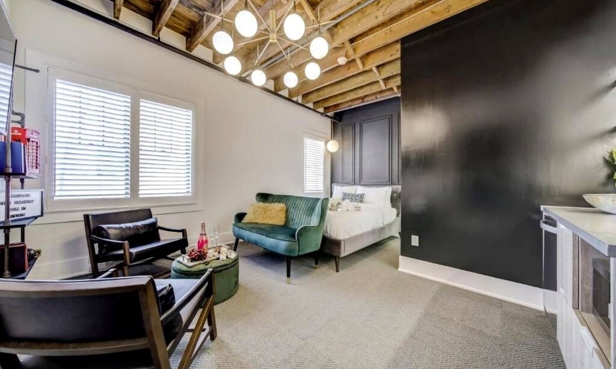 New Toronto Hotel | Westlake Prime Suites