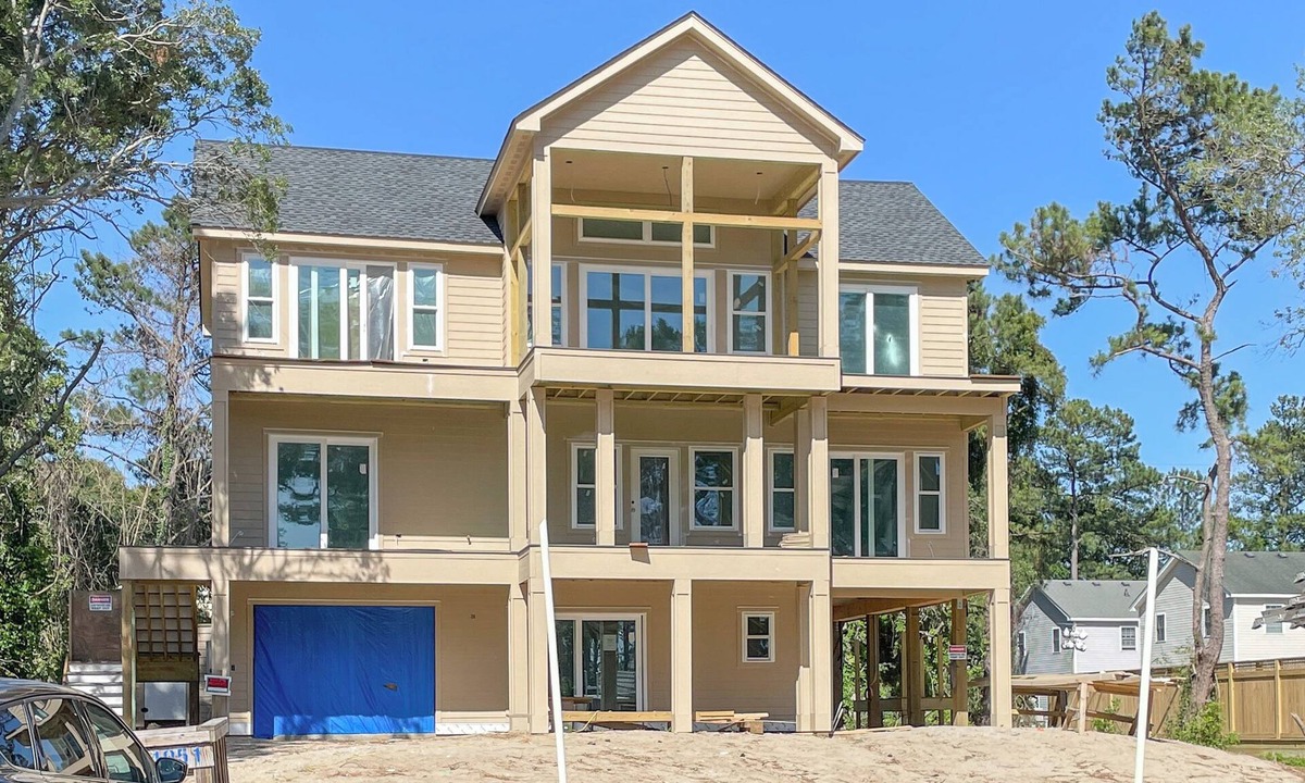 Colington House | Whanger Treehouse - KDH MP 7, Sound View, Elevator, Pool, Pool Table, Pets OK, YR Flex Stays
