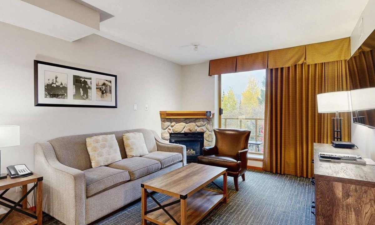 Village North Hotel | Whistler - Cascade Lodge 434