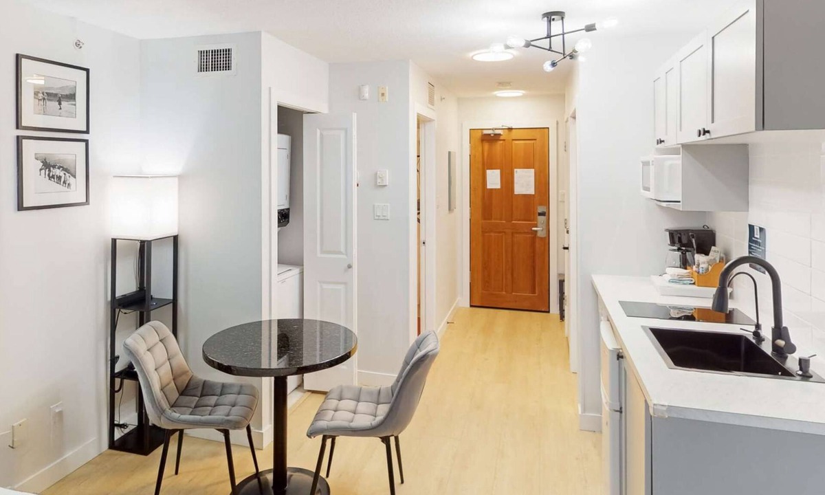 Village North Hotel | Whistler - Cascade Lodge 601