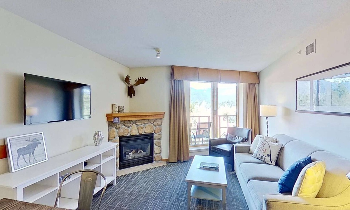 Village North Hotel | Whistler - Cascade Lodge 633