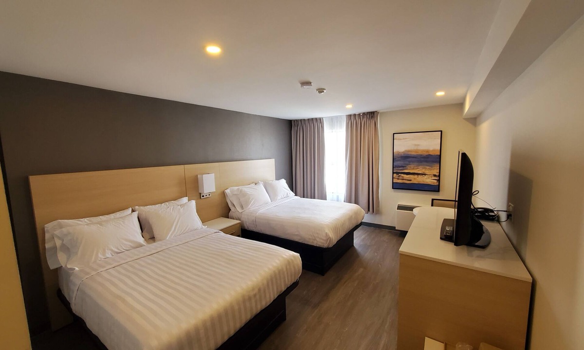 Mississauga Hotel | White Knight Motel