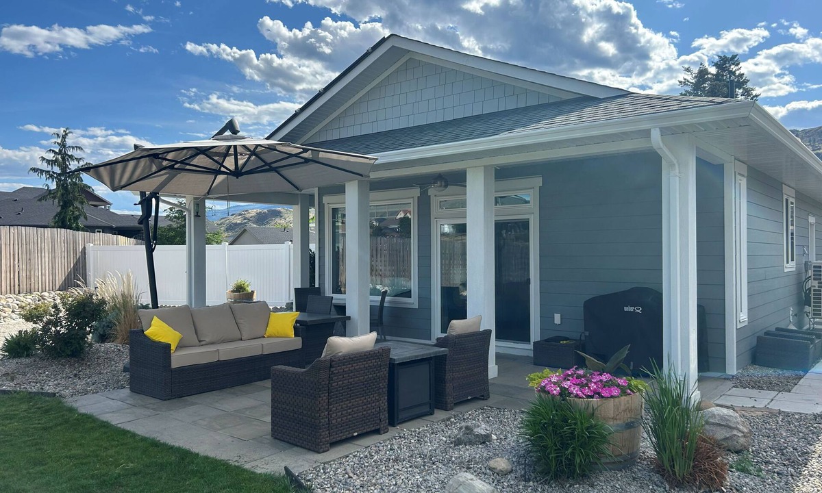 Oliver House | Wine Country Home w/Hot Tub & Views | Vino Villa