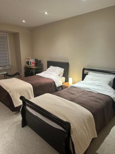 The Beaches House | Woodbine Beach private stay near History, Toronto