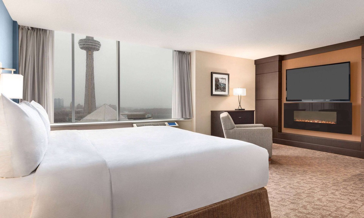 Fallsview Hotel | Wyndham Garden Niagara Falls Fallsview