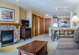 1 bedroom apartment in village centre, ski in/out
