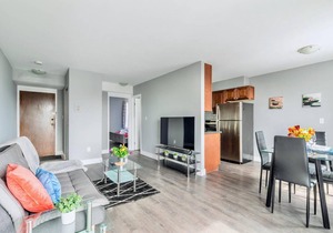 Near DT Hamilton! Bright 1BR apt w/ King bed