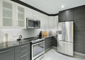 Point North Suites