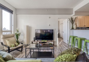 ✨Stunning Suite | Downtown Living at it's Finest!