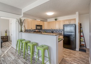 ✨Stunning Suite | Downtown Living at it's Finest!