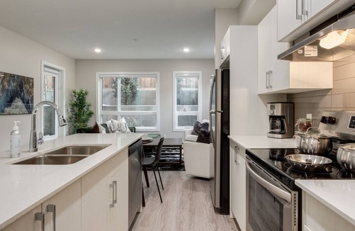 Shaganappi Apartment | $0 Clean Fee, King Bed, Corner Unit