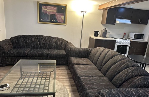 Bayview Woods - Steeles Apartment | 1 Bdr Apartment : TTC/SUBWAY Access