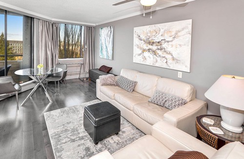 James Bay Condo | 1 Bedroom Executive Condo Close To Downtown Victoria And Beacon Hill Park