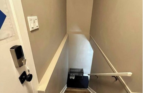West Edmonton House | #1-Ellegant Room in a quiet and nice home to stay in West Edmonton Area