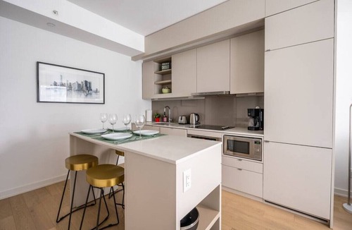 Downtown Toronto Apartment | 101 Peter St 1901 · Trendy 1BR Executive Style Suite - Sleeps 3!