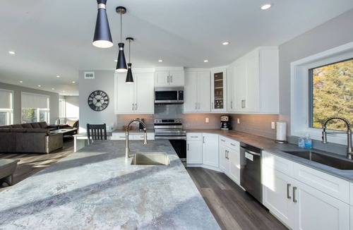 The Blue Mountains Ski Chalet | 107 Birchview Trail