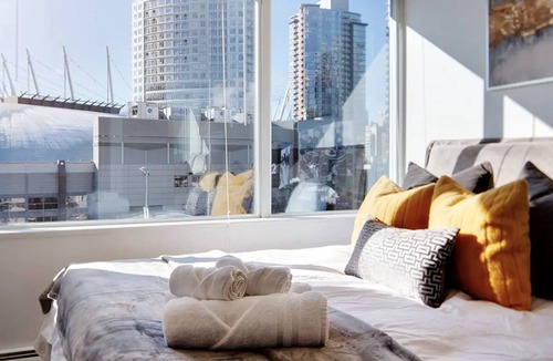 Crosstown Condo | 10th Floor Condo with Stunning Marina View/Sleeps 7/Pool, Gym, Hot tub Access/