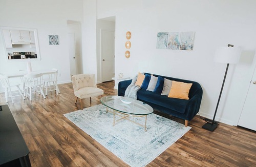 Downtown House | 12 Min Walk to Downtown, Peaceful Cozy Home