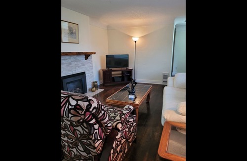 Saanich West House | #126 Broadway St - 6 Bedroom Two-Story House