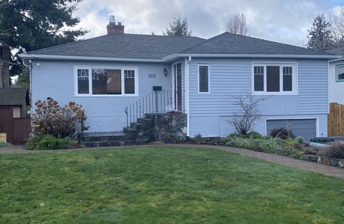Saanich West House | #126 Broadway St - 6 Bedroom Two-Story House