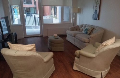 Inner Harbour Condo | #148 Beautiful1 bed condo on Tyee Rd EV parking!