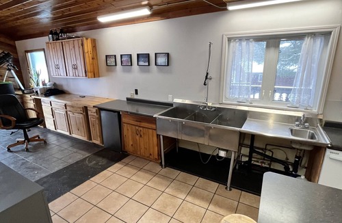Sioux Narrows Nestor Falls Cabin | 16 Person Lakeside Lodge at The Citadel!