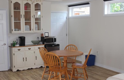 Merrickville Bed & Breakfast | 1840 Guest House B&B Merrickville