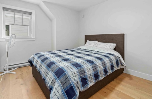 Ladner House | 1BD Cozy Coach Home B in Delta