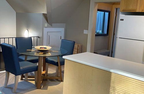 Shaughnessy Apartment | 1BR Coach-house, Prime Location