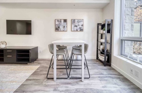 Crescent Heights Condo | 1BR Walkout Condo near Bow River with UG Parking