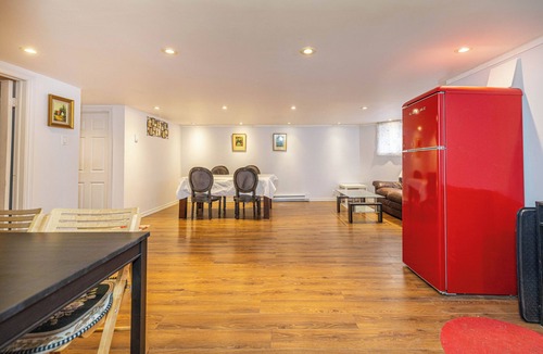 Westmount Apartment | 2 BDRS@ DT,Near 2 metros, Atwater Market,Concordia