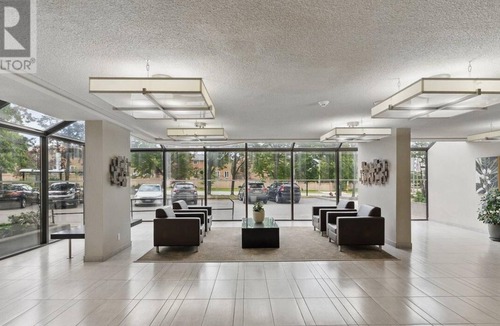 Downtown Mississauga Apartment | 2-Bedroom Apartment 30 minutes away from Toronto