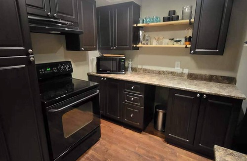 Salem Apartment | 2 bedroom apartment close to downtown Elora, Pet Friendly.