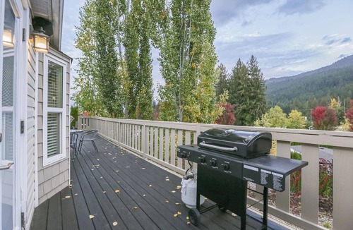 Blind Bay Cottage | 2 Bedroom Cottage with Optional Bunkhouse at Blind Bay Resort