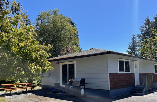 Sooke Resort | 2 Bedroom Cottage with beach access