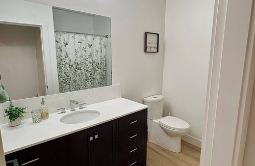 Southwest Mission Apartment | 2 Bedroom Guest Suite in Kelowna