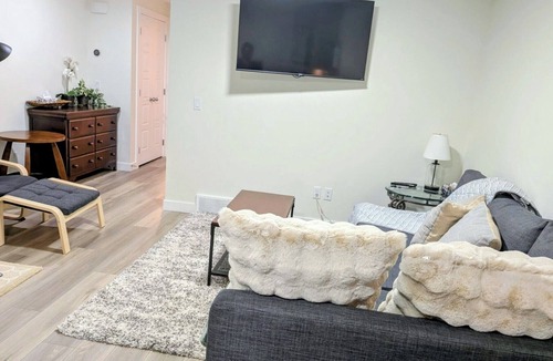 Southwest Calgary House | 2 Bedroom Guest Suite in SW