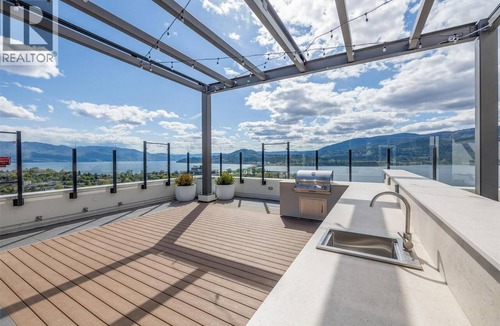 Downtown Kelowna Condo | 2 Bedroom Lakeview in Downtown Kelowna with Rooftop Terrace + EV Parking